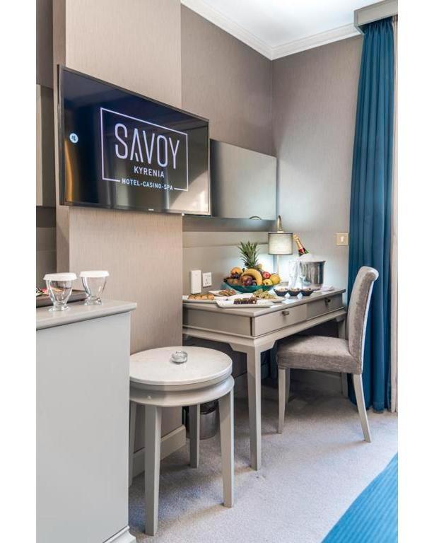 Savoy Hotel Spa & Casino 凯里尼亚 外观 照片